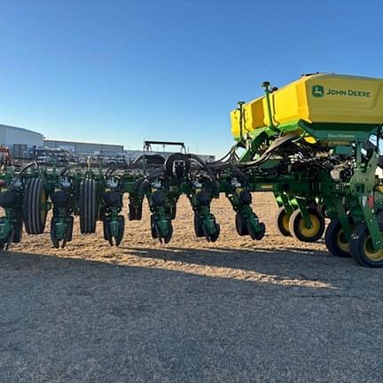 Image of John Deere 1775 Image 1