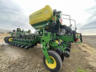 Main image John Deere 1775 7