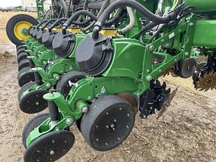 Main image John Deere 1775 8