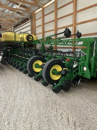 2023 John Deere 1775 Equipment Image0