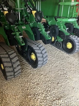Image of John Deere 1775 equipment image 4