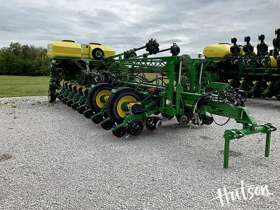 Image of John Deere 1775 Primary image