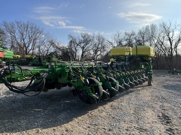 2023 John Deere 1775 Equipment Image0