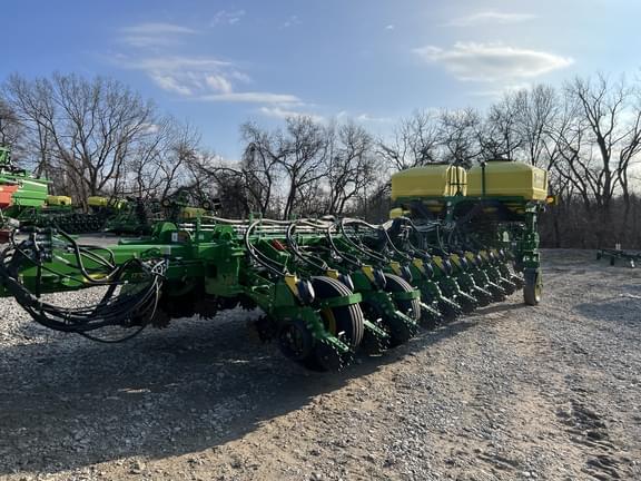 Image of John Deere 1775 Primary image