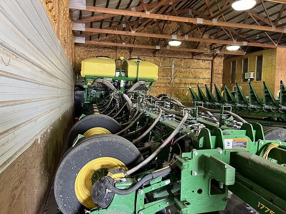 Image of John Deere 1775 equipment image 1