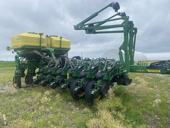 Main image John Deere 1775