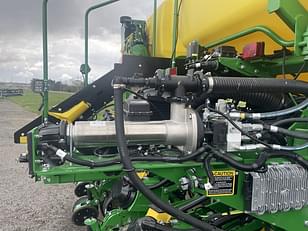 Main image John Deere 1775 4