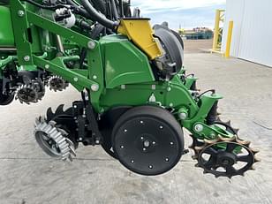 Main image John Deere 1775 17