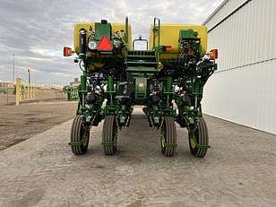 Main image John Deere 1775 4