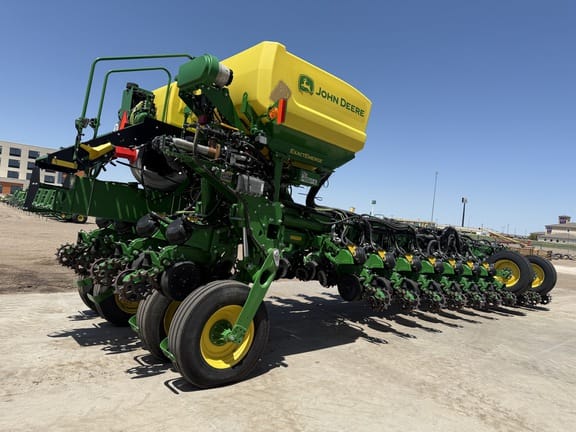 2023 John Deere 1775 Equipment Image0