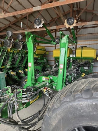 2023 John Deere 1775 Equipment Image0