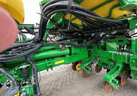Image of John Deere 1775 equipment image 2