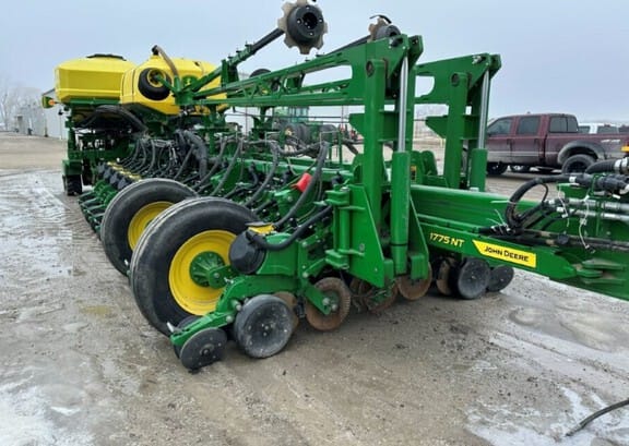 2023 John Deere 1775 Equipment Image0