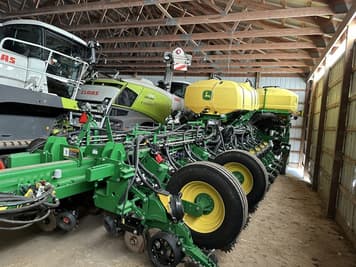 Main image John Deere 1775