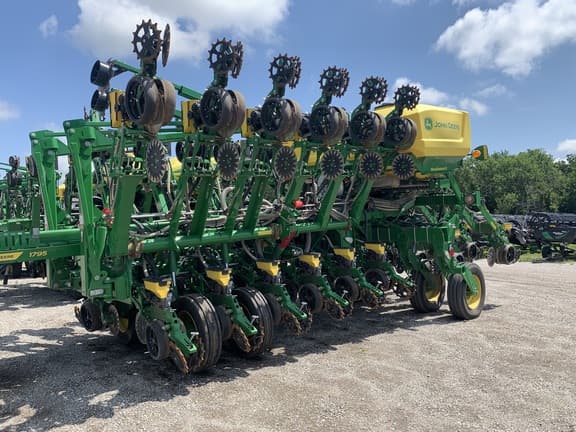 Image of John Deere 1795 equipment image 1