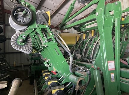 Image of John Deere 1795 equipment image 1