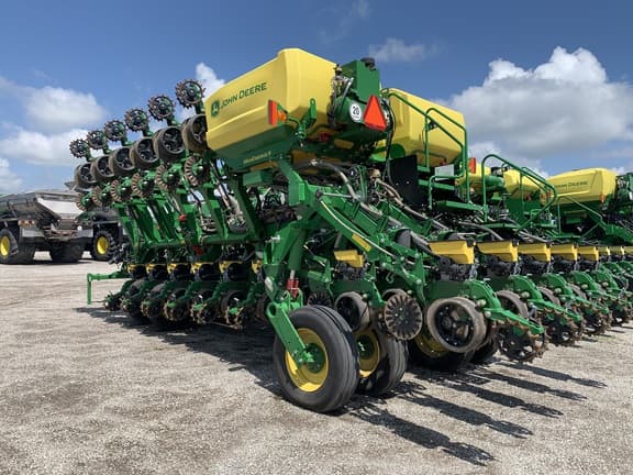 Image of John Deere 1795 equipment image 4