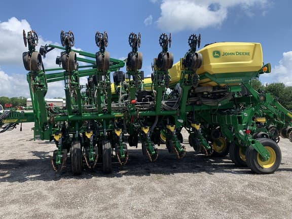 Image of John Deere 1795 equipment image 2