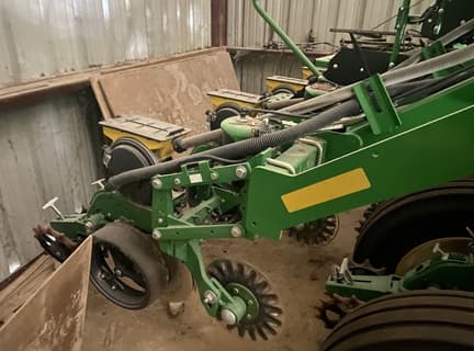 Image of John Deere 1795 equipment image 4