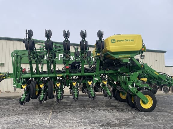 Image of John Deere 1795 equipment image 3