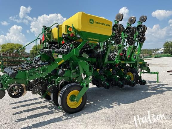 Image of John Deere 1795 equipment image 4