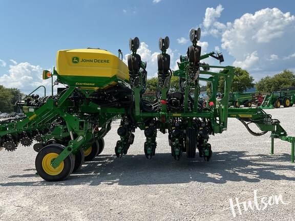 Image of John Deere 1795 equipment image 3
