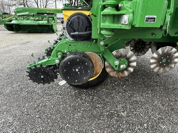 Image of John Deere 1795 equipment image 1