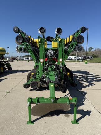 Image of John Deere 1795 equipment image 3