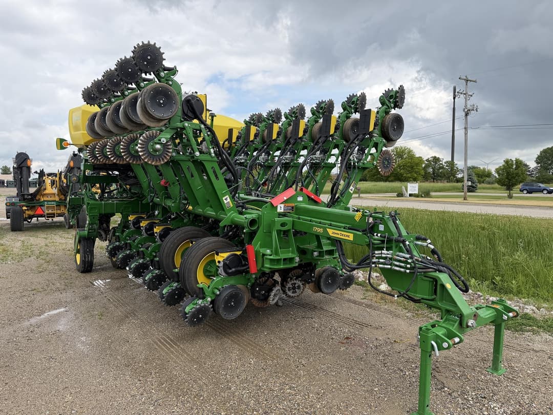 Image of John Deere 1795 Primary image