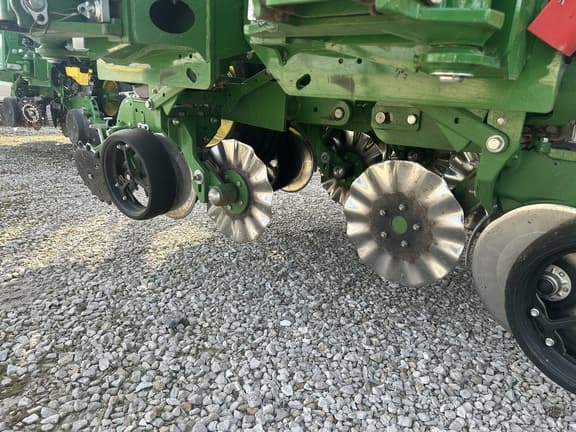 Image of John Deere 1795 equipment image 4