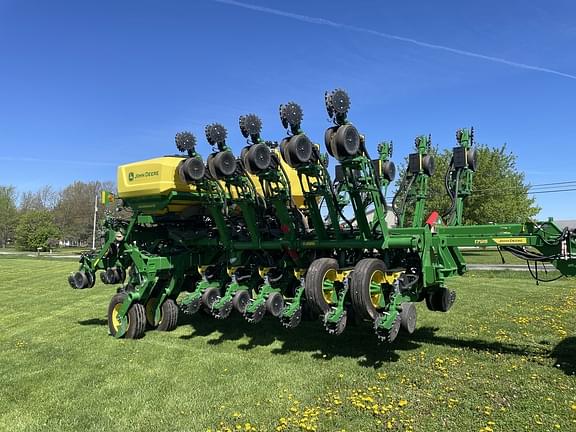 Image of John Deere 1795 Primary image
