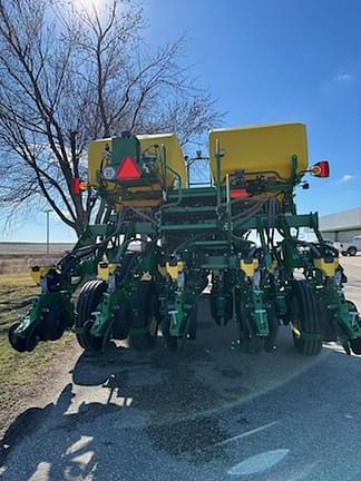 Image of John Deere 1795 equipment image 4