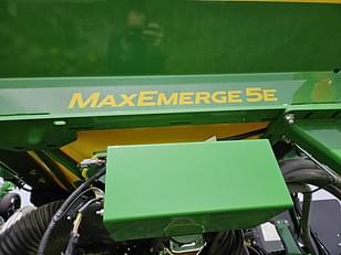 Main image John Deere 1795 9