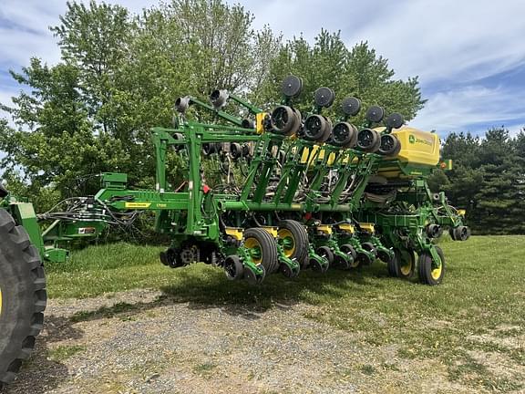 Image of John Deere 1795 Primary image