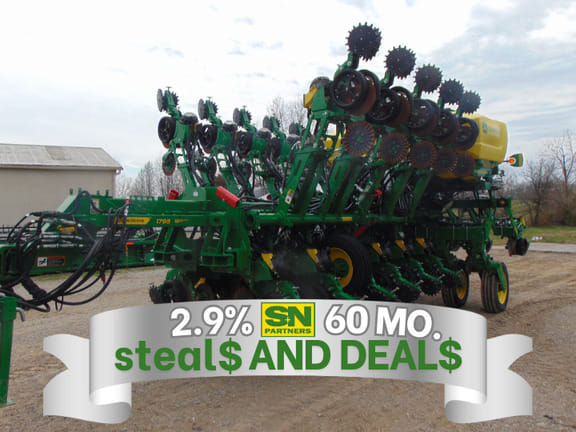 2024 John Deere 1795 Equipment Image0