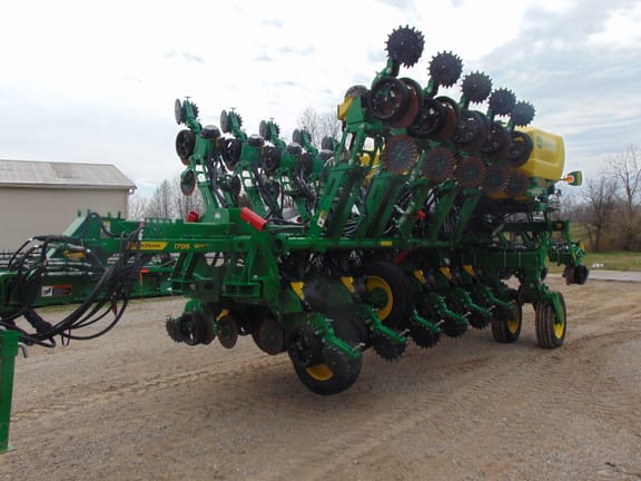 2024 John Deere 1795 Equipment Image0