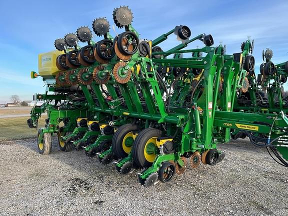 Image of John Deere 1795 equipment image 1