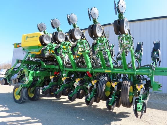 Image of John Deere 1795 equipment image 4