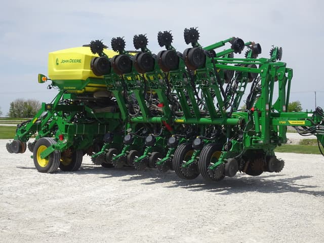 Image of John Deere 1795 equipment image 1