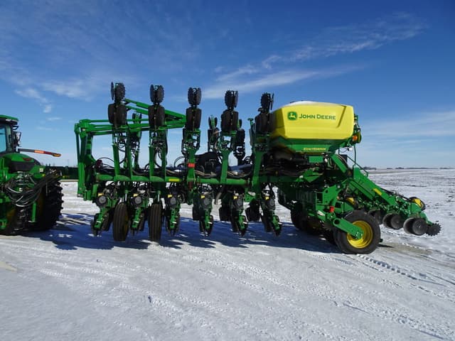 Image of John Deere 1795 equipment image 3