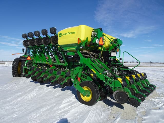 Image of John Deere 1795 equipment image 4