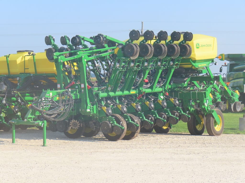 2023 John Deere 1795 Equipment Image0
