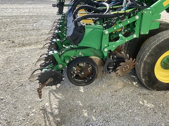 Image of John Deere 1795 equipment image 3