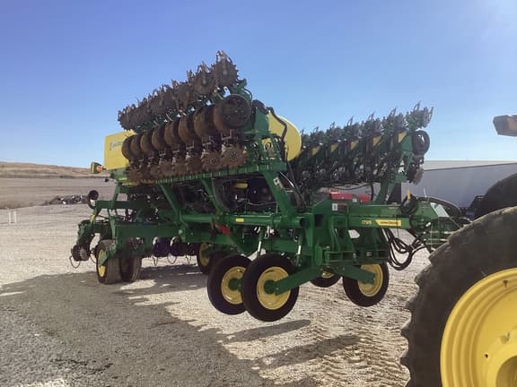 Image of John Deere 1795 equipment image 1