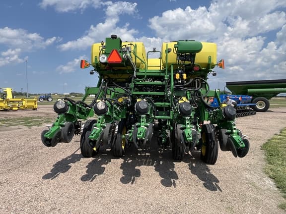 Image of John Deere 1795 equipment image 4