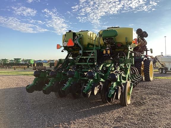 Image of John Deere 1795 equipment image 4