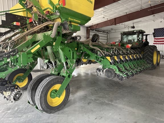 Image of John Deere 1795 equipment image 4