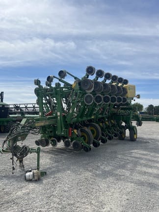 2023 John Deere 1795 Equipment Image0