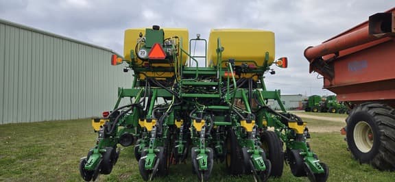 Image of John Deere 1795 equipment image 3