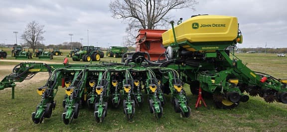 Image of John Deere 1795 equipment image 1